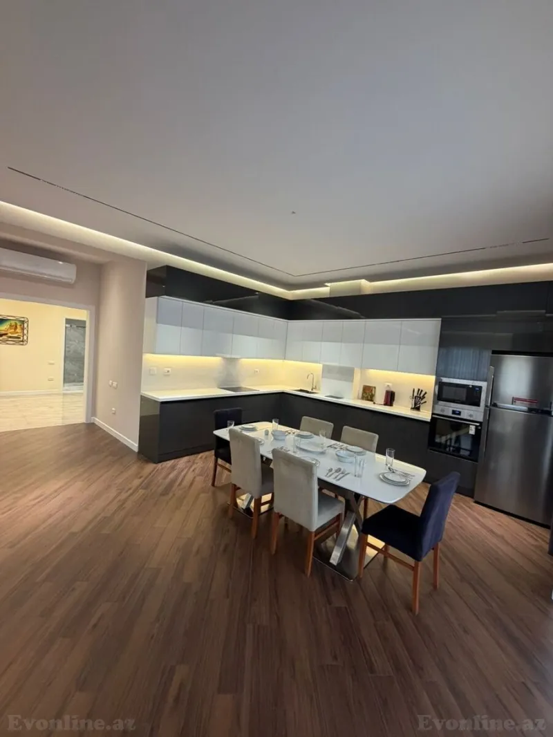 Kirayə verilir 3 otaqlı Mənzil Yeni tikili 160 m² Xətai r.