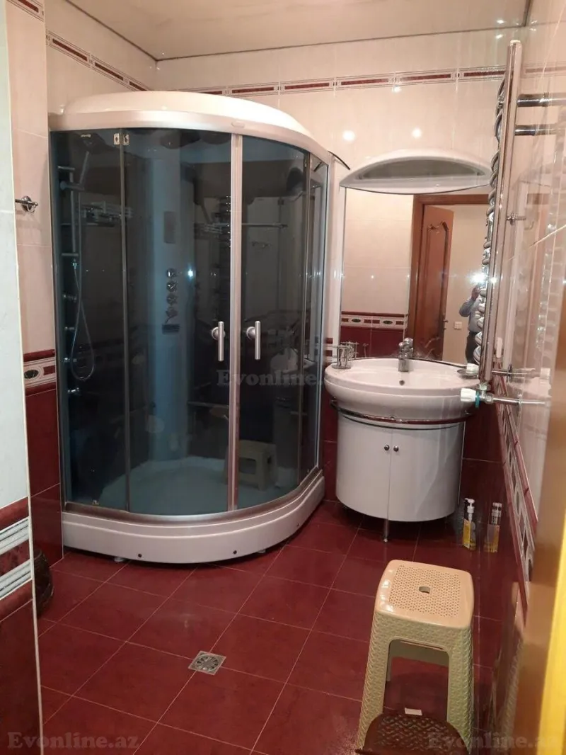 Kirayə verilir 4 otaqlı Mənzil Yeni tikili 220 m² Gənclik m. - şəkil 17