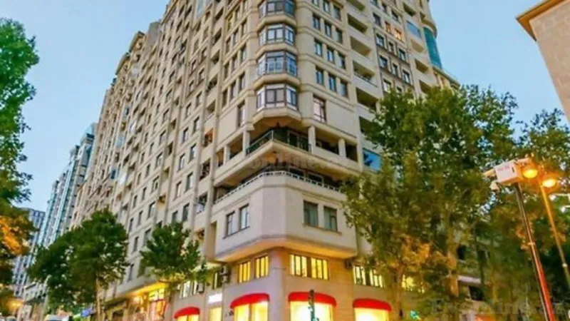 Kirayə verilir 3 otaqlı Mənzil Yeni tikili 120 m² 28 May m.