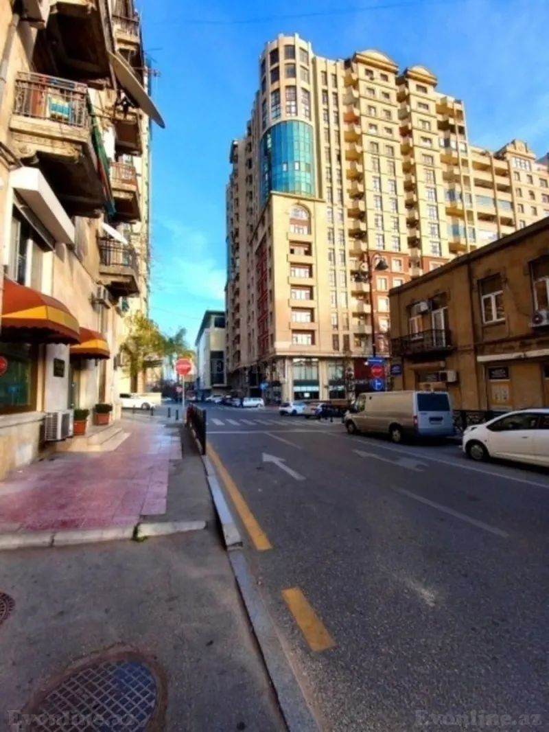 Kirayə verilir 3 otaqlı Mənzil Yeni tikili 120 m² 28 May m. - şəkil 2