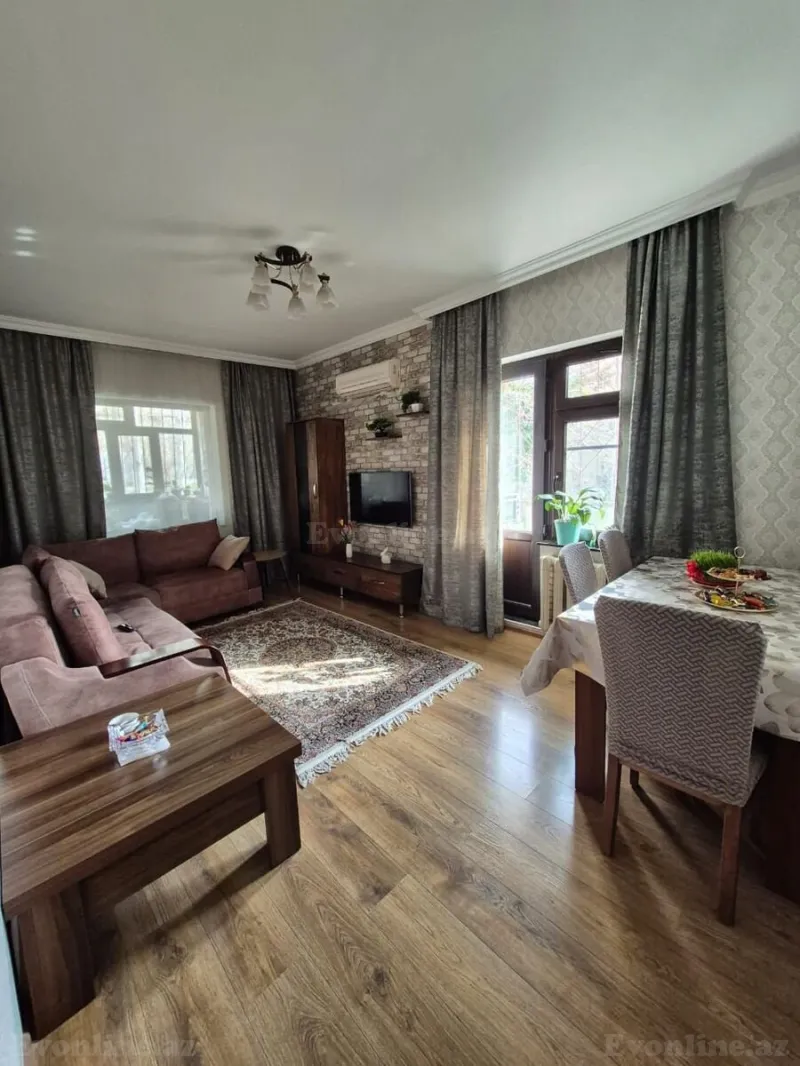 Satılır 4 otaqlı Mənzil Köhnə tikili 100 m² Həzi Aslanov m.