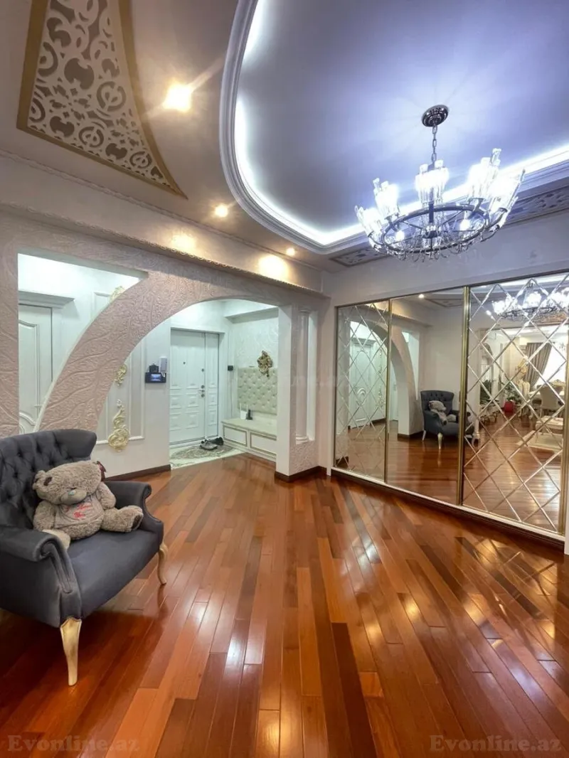 Satılır 4 otaqlı Mənzil Yeni tikili 170 m² Badamdar