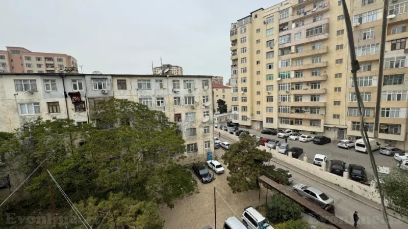 Satılır 2 otaqlı Mənzil Köhnə tikili 55 m² 5-ci mikrorayon