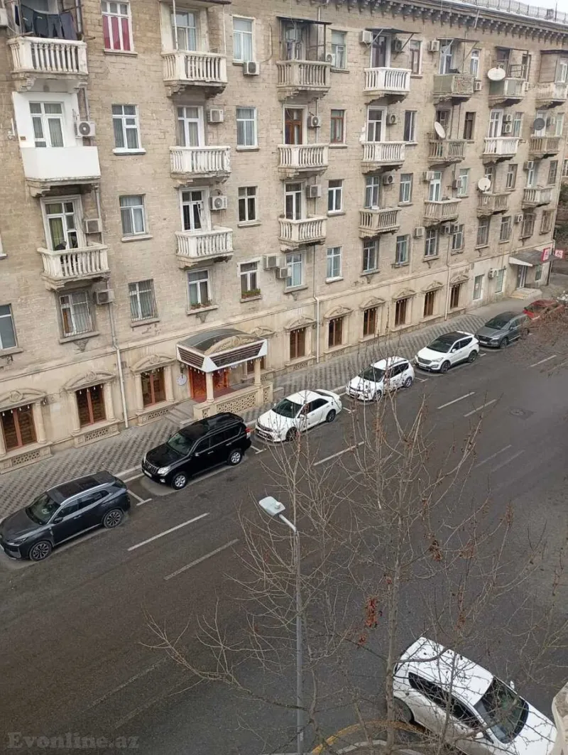 Satılır 2 otaqlı Mənzil Köhnə tikili 65 m² Nəriman Nərimanov m. - şəkil 16