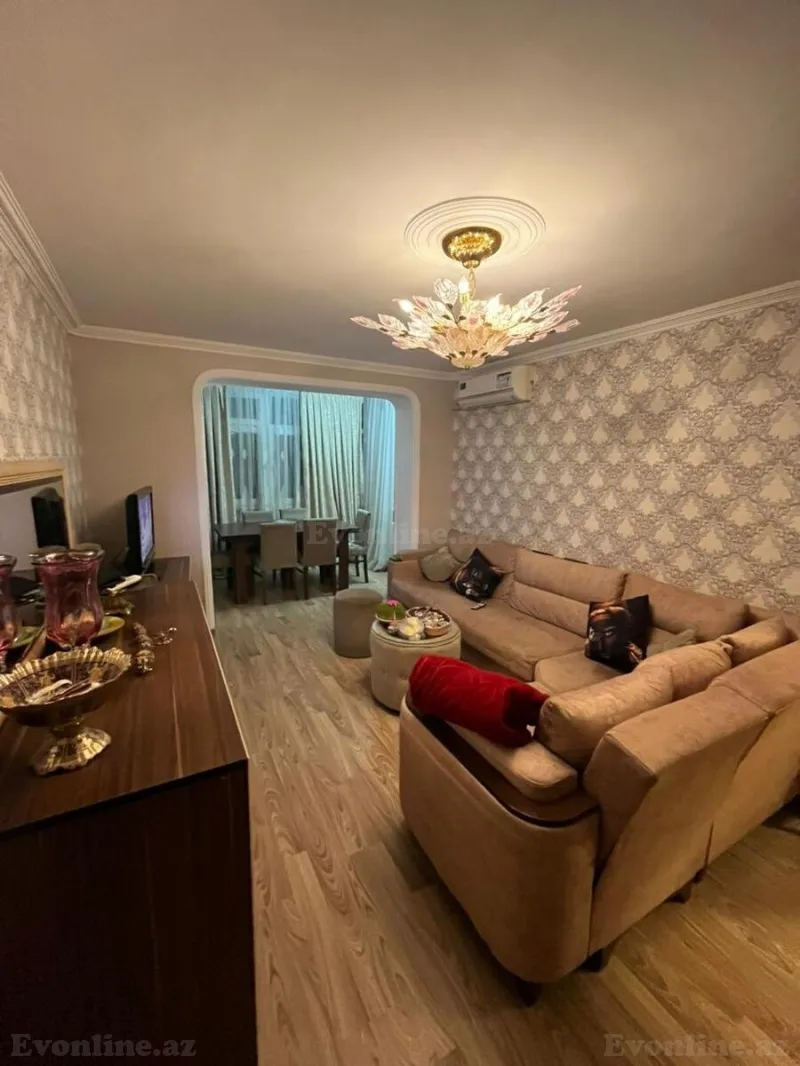 Satılır 3 otaqlı Mənzil Köhnə tikili 80 m² Elmlər Akademiyası m.