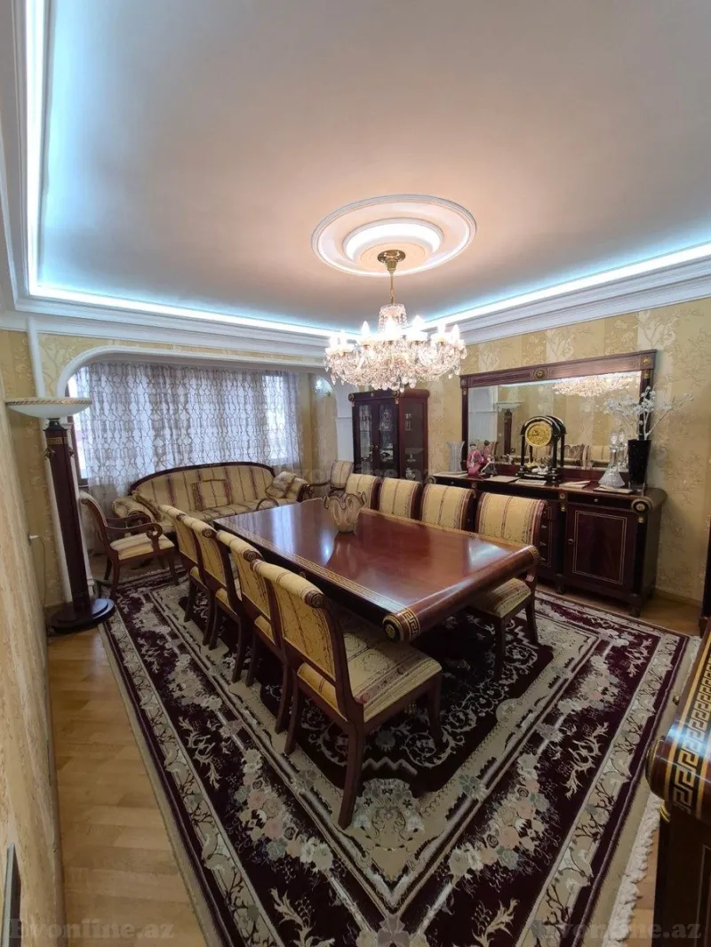 Satılır 3 otaqlı Mənzil Köhnə tikili 115 m² Gənclik m.