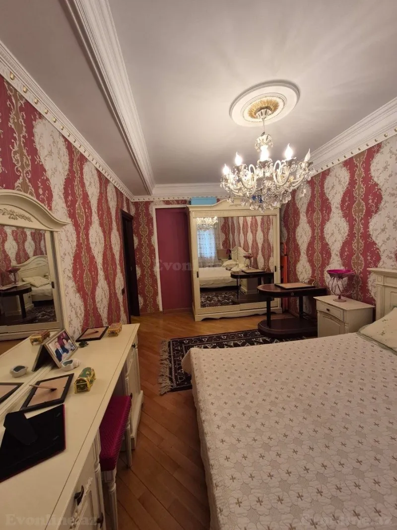 Satılır 3 otaqlı Mənzil Köhnə tikili 115 m² Gənclik m. - şəkil 2