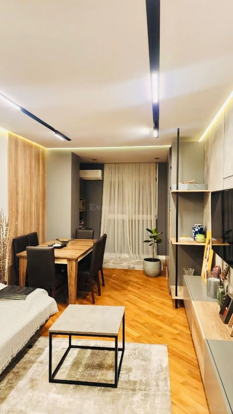 Satılır 2 otaqlı Mənzil Köhnə tikili 55 m² Yasamal r.