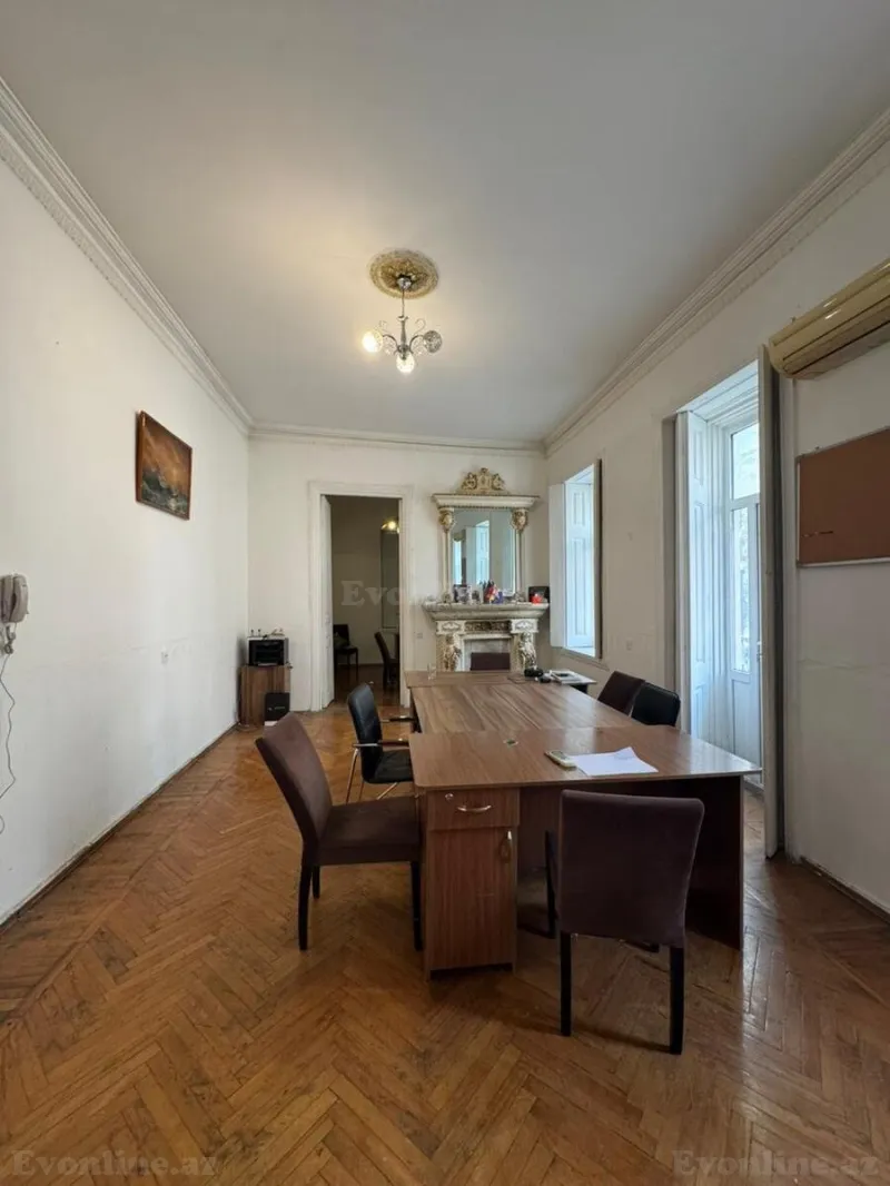 Satılır 3 otaqlı Mənzil Köhnə tikili 90 m² İçərişəhər m.