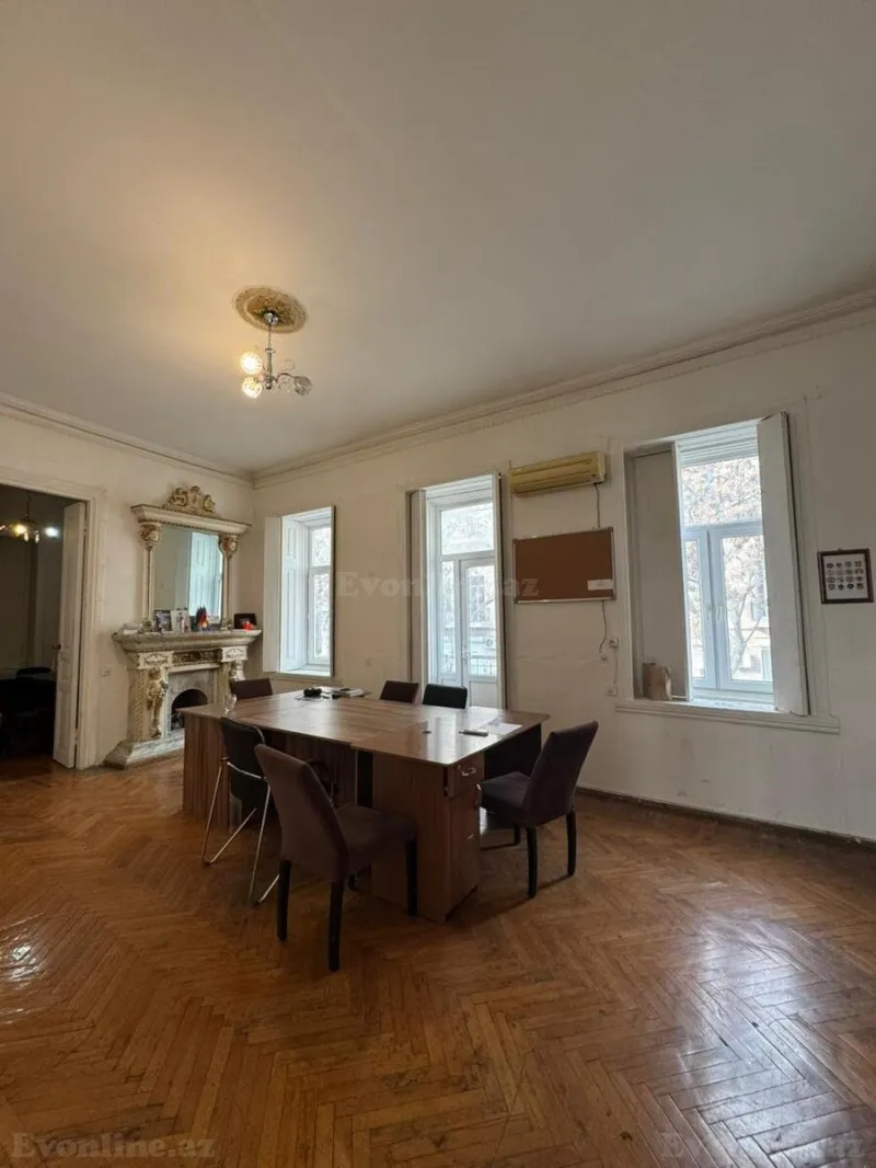 Satılır 3 otaqlı Mənzil Köhnə tikili 90 m² İçərişəhər m. - şəkil 3