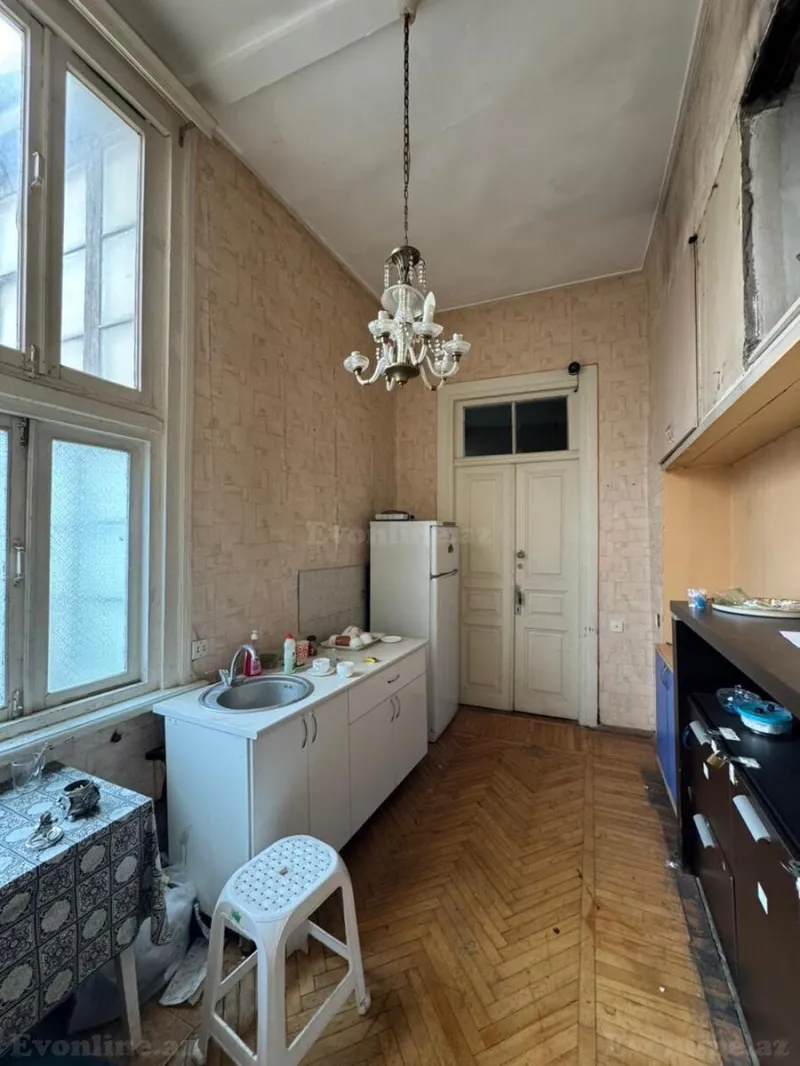 Satılır 3 otaqlı Mənzil Köhnə tikili 90 m² İçərişəhər m. - şəkil 8
