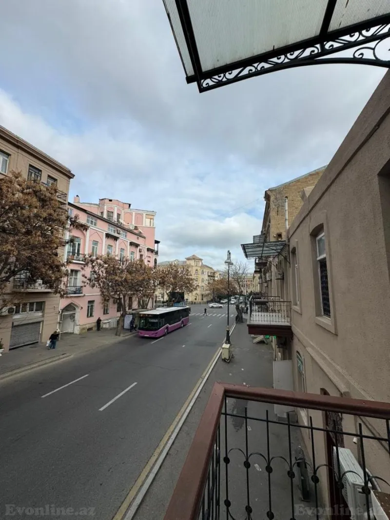 Satılır 3 otaqlı Mənzil Köhnə tikili 90 m² İçərişəhər m. - şəkil 13