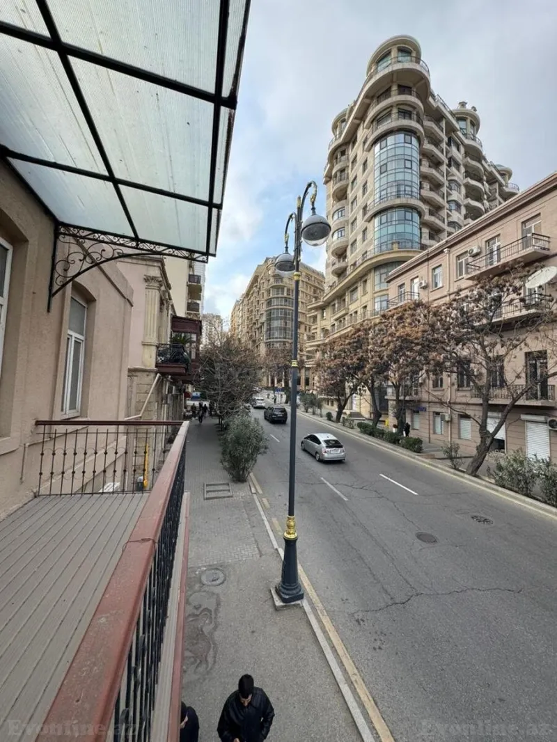 Satılır 3 otaqlı Mənzil Köhnə tikili 90 m² İçərişəhər m. - şəkil 14