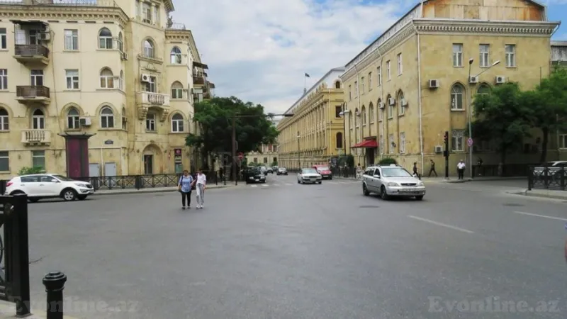 Satılır 3 otaqlı Mənzil Köhnə tikili 90 m² İçərişəhər m. - şəkil 18