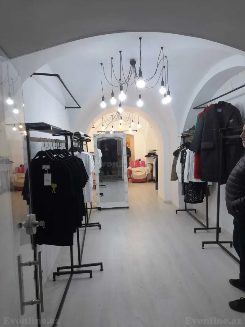 Kirayə verilir Obyekt 38 m² İçərişəhər m.