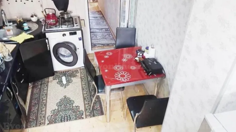 Satılır 4 otaqlı Mənzil Köhnə tikili 110 m² 8-ci mikrorayon