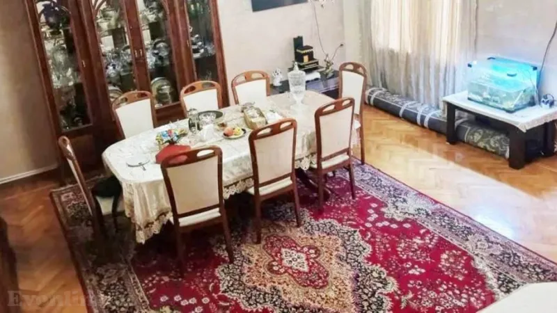 Satılır 4 otaqlı Mənzil Köhnə tikili 110 m² 8-ci mikrorayon - şəkil 3