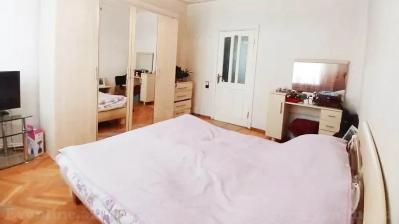 Satılır 4 otaqlı Mənzil Köhnə tikili 110 m² 8-ci mikrorayon - şəkil 4