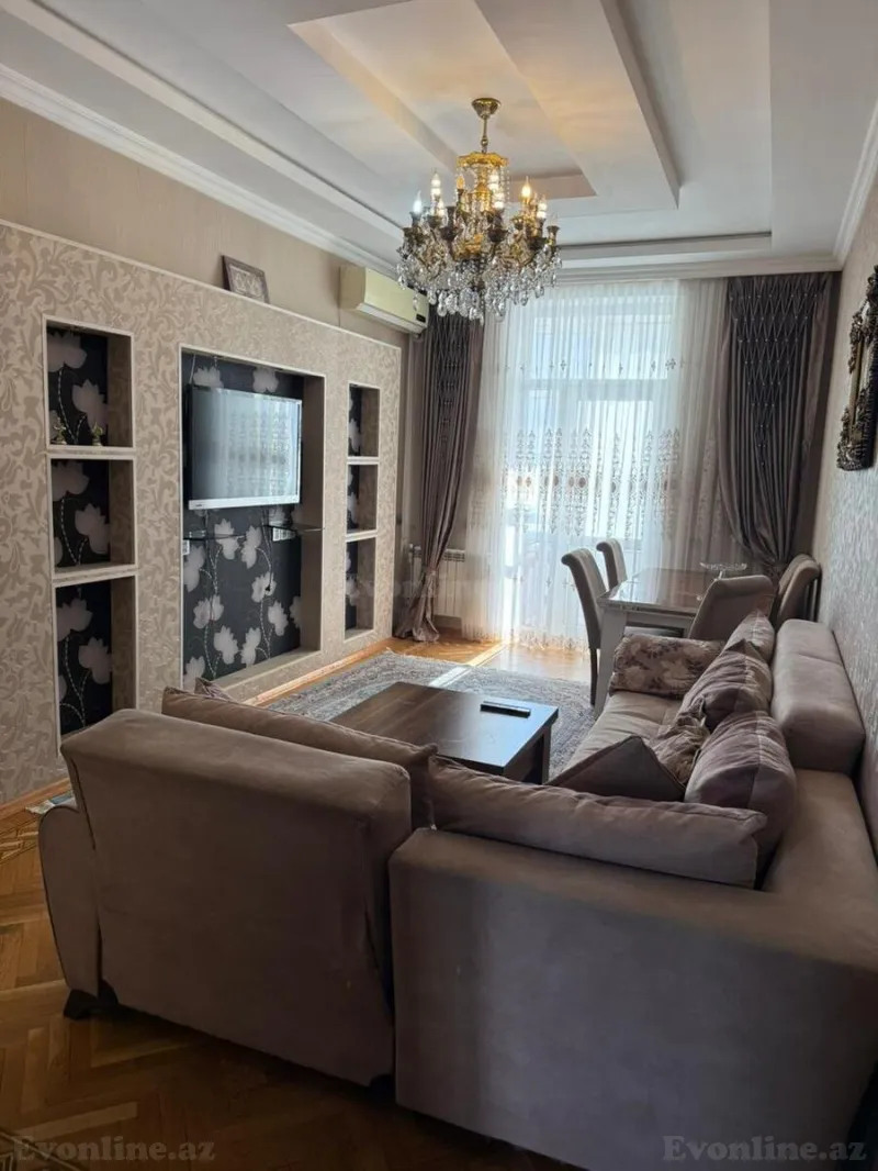 Kirayə verilir 3 otaqlı Mənzil Köhnə tikili 83 m² Nəriman Nərimanov m.