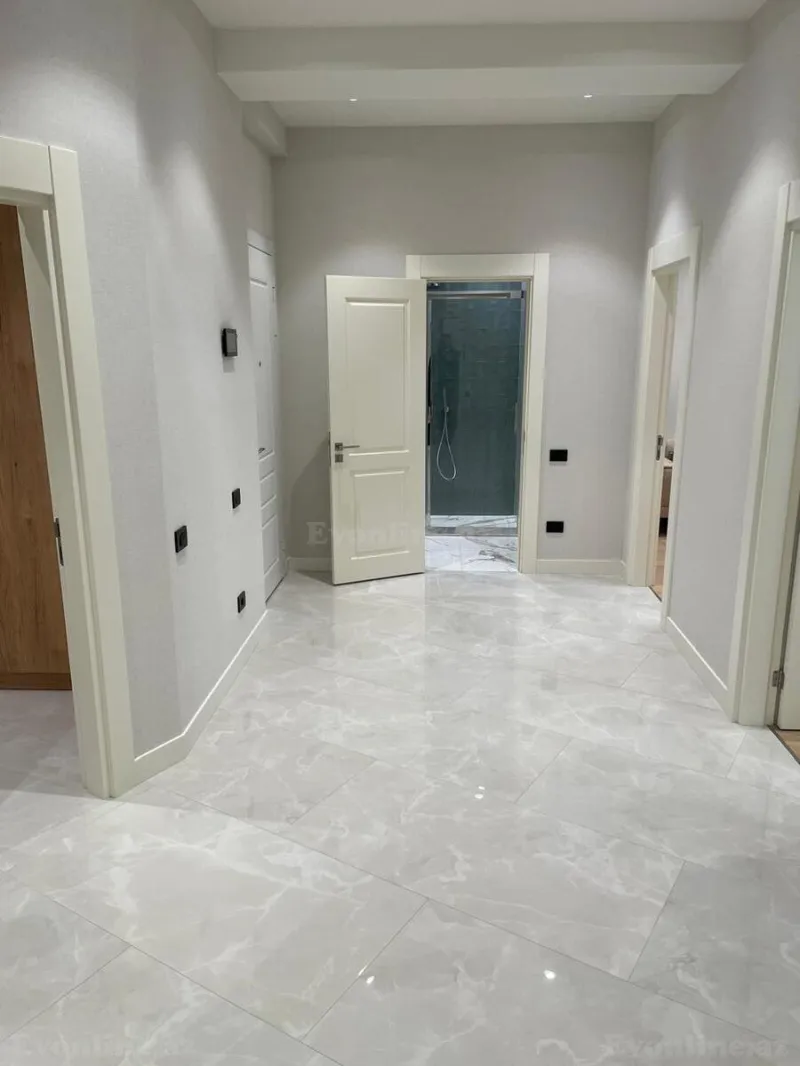 Kirayə verilir 3 otaqlı Mənzil Yeni tikili 150 m² Xətai r. - şəkil 2