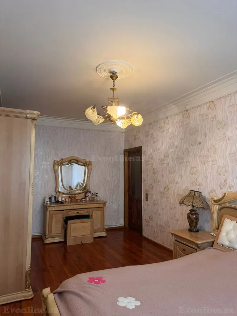 Satılır 4 otaqlı Mənzil Köhnə tikili 110 m² Yasamal - şəkil 4