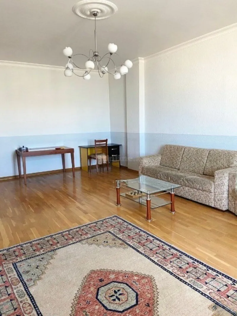 Satılır 4 otaqlı Mənzil Yeni tikili 190 m² Elmlər Akademiyası m.