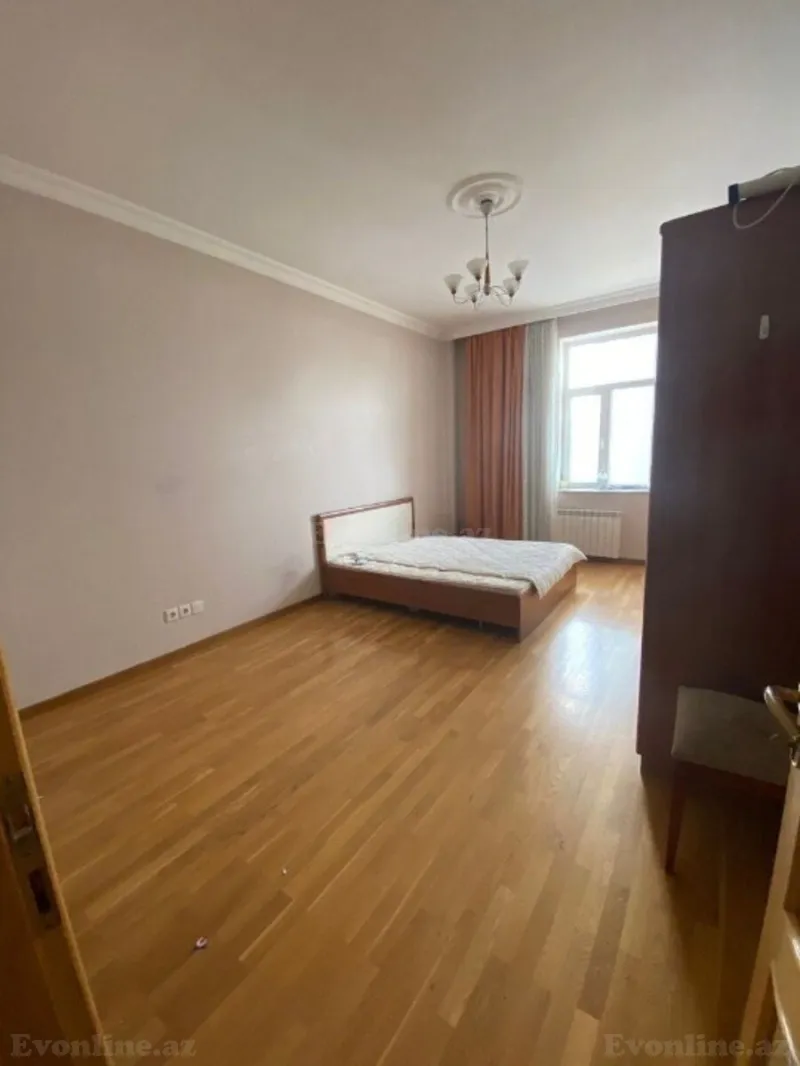 Satılır 4 otaqlı Mənzil Yeni tikili 190 m² Elmlər Akademiyası m. - şəkil 4