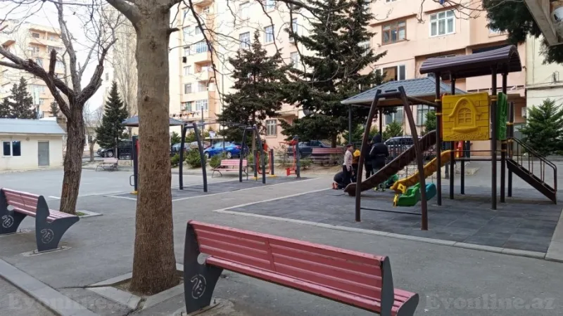 Satılır 2 otaqlı Mənzil Köhnə tikili 54 m² Suraxanı r.