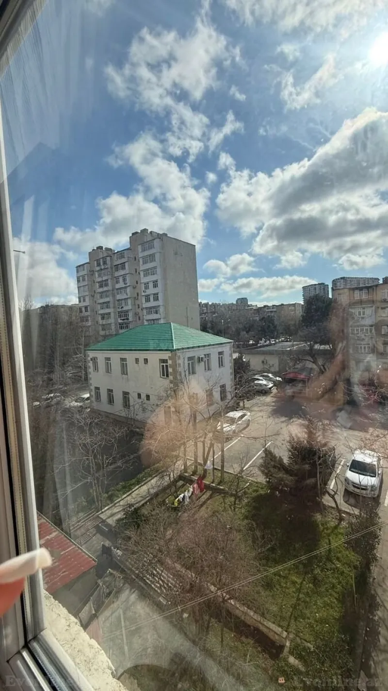 Satılır 3 otaqlı Mənzil Köhnə tikili 70 m² 8-ci kilometr