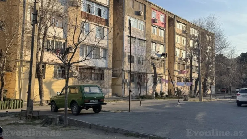 Satılır 3 otaqlı Mənzil Köhnə tikili 65 m² Sumqayıt