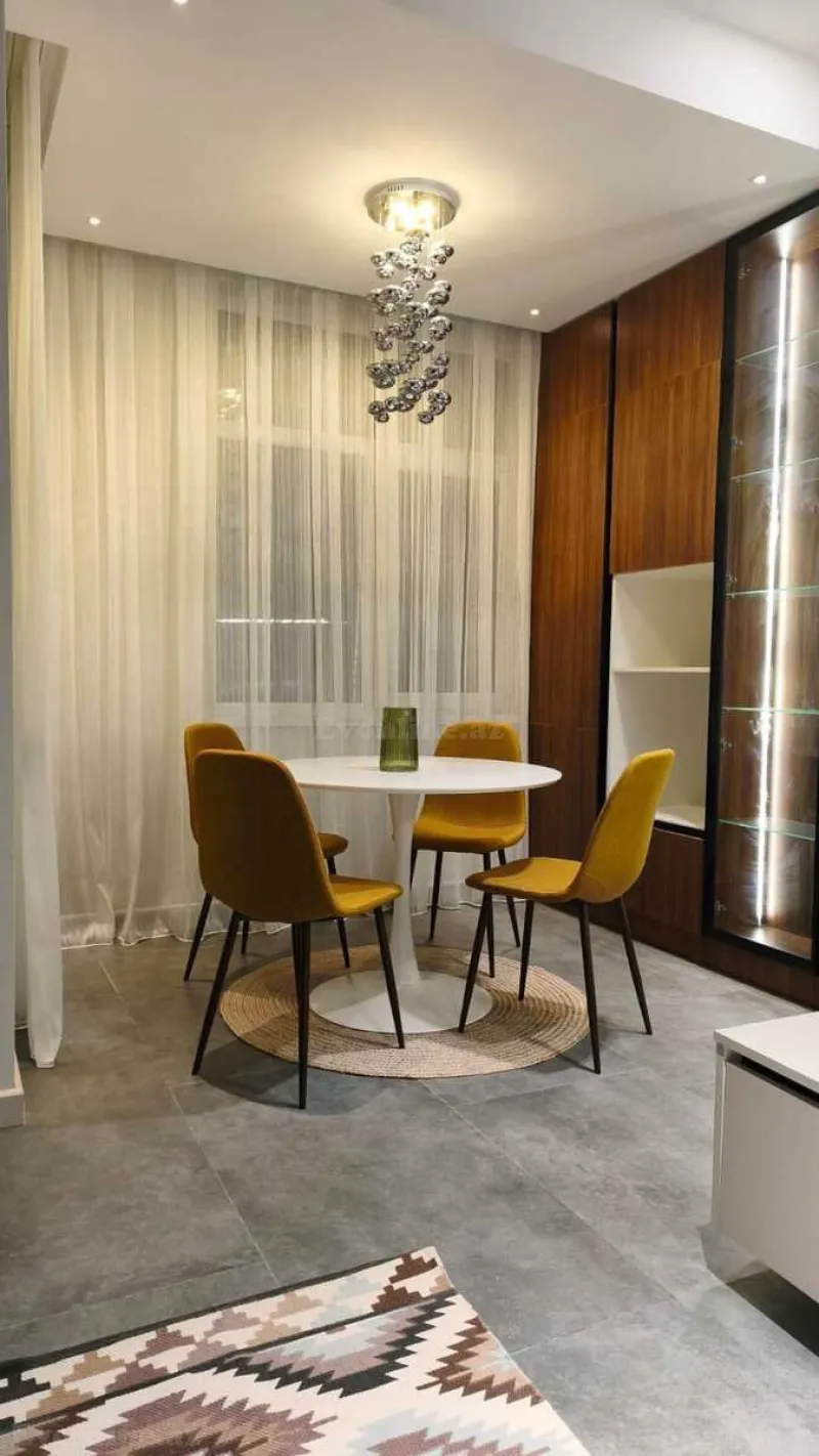 Satılır 3 otaqlı Mənzil Yeni tikili 74 m² Qara Qarayev m. - şəkil 2