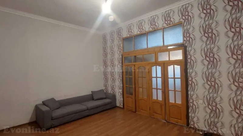 Satılır 2 otaqlı Mənzil Köhnə tikili 75 m² 28 May m.