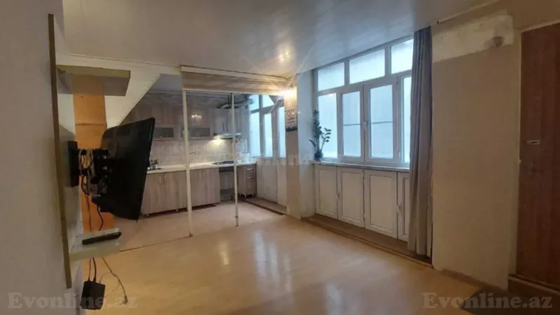 Satılır 2 otaqlı Mənzil Köhnə tikili 75 m² 28 May m. - şəkil 2