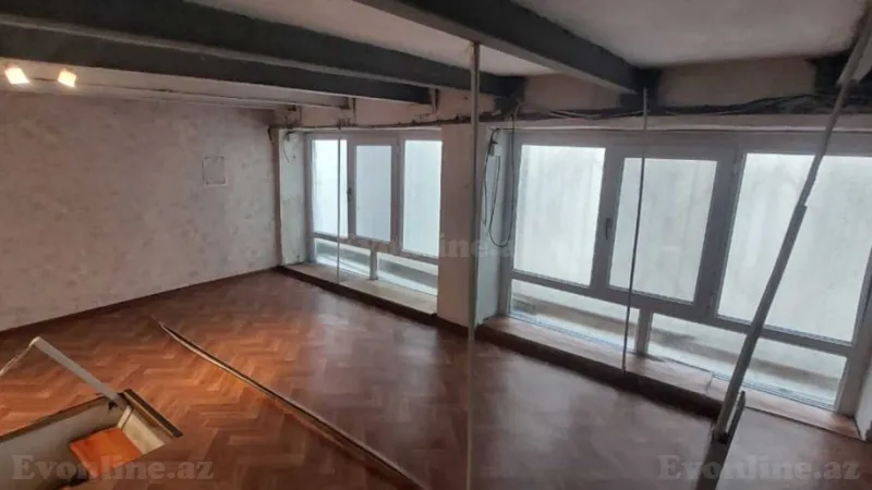 Satılır 2 otaqlı Mənzil Köhnə tikili 75 m² 28 May m. - şəkil 15