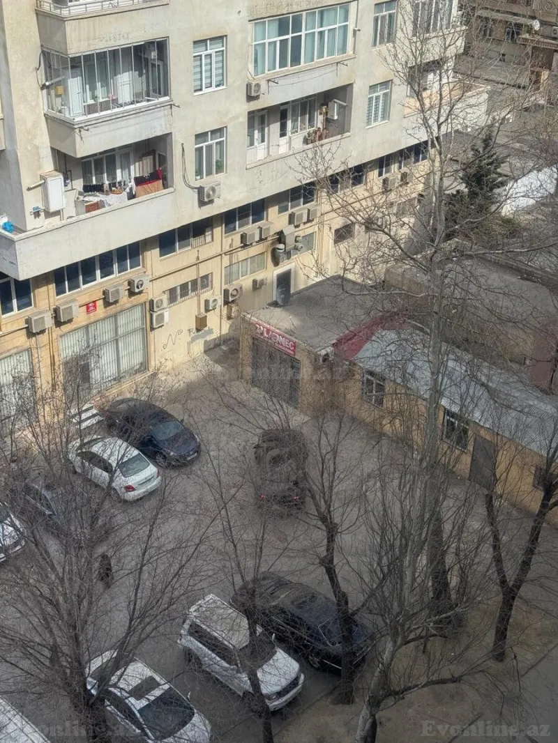 Satılır 3 otaqlı Mənzil Köhnə tikili 85 m² 8-ci mikrorayon - şəkil 2