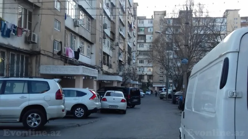 Satılır 3 otaqlı Mənzil Köhnə tikili 65 m² 8-ci mikrorayon