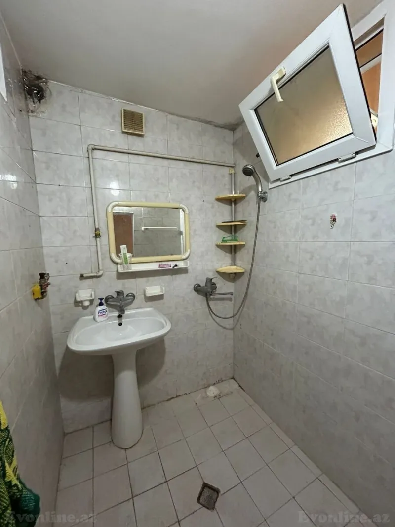 Kirayə verilir 3 otaqlı Mənzil Köhnə tikili 75 m² İnşaatçılar m. - şəkil 15