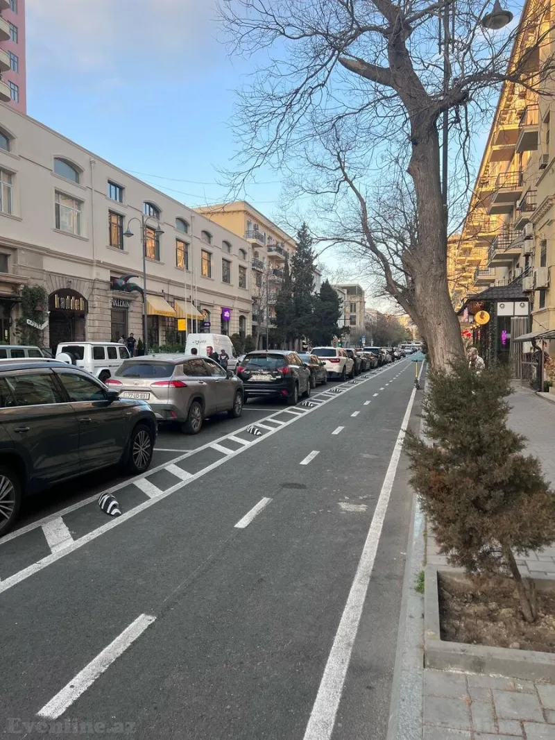 Kirayə verilir 3 otaqlı Mənzil Köhnə tikili 65 m² Sahil m.