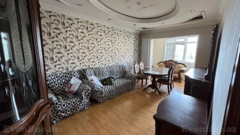 Kirayə verilir 3 otaqlı Mənzil Köhnə tikili 115 m² Azadlıq prospekti m.
