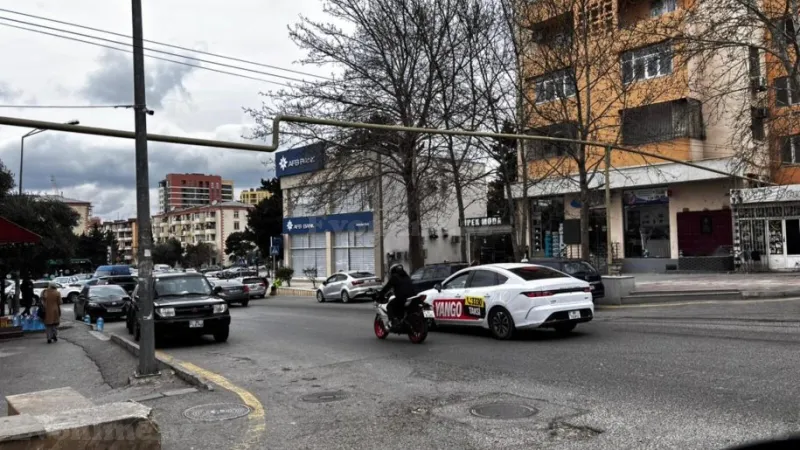 Kirayə verilir 3 otaqlı Mənzil Köhnə tikili 80 m² Neftçilər m. - şəkil 3