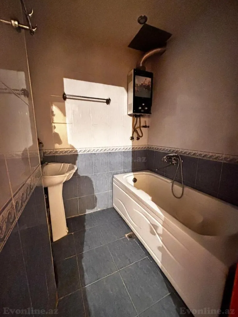 Kirayə verilir 3 otaqlı Mənzil Köhnə tikili 80 m² Neftçilər m. - şəkil 16