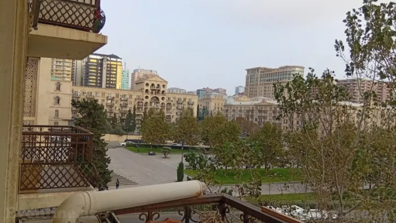 Kirayə verilir 2 otaqlı Mənzil Köhnə tikili 60 m² Nizami m.