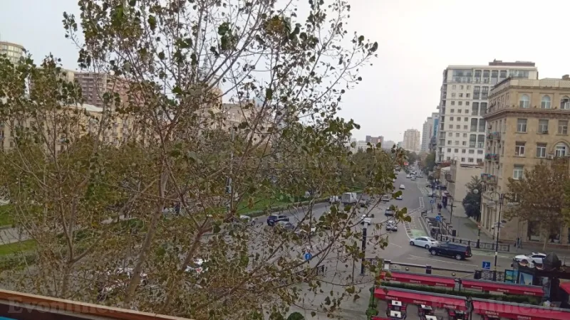 Kirayə verilir 2 otaqlı Mənzil Köhnə tikili 60 m² Nizami m. - şəkil 2