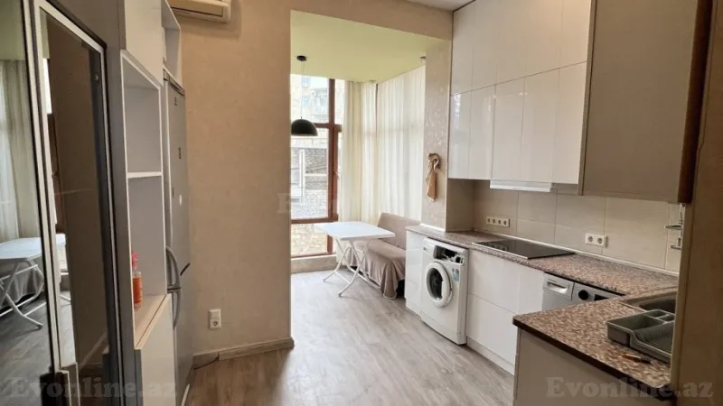 Kirayə verilir 2 otaqlı Mənzil Köhnə tikili 63 m² Bayıl