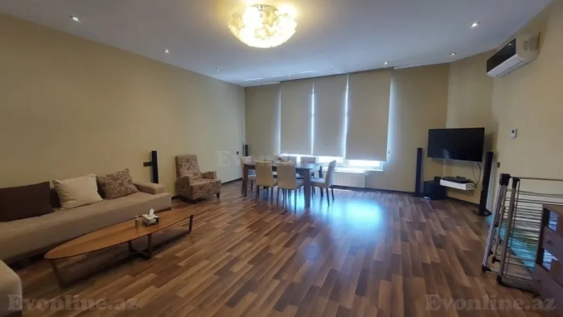 5 otaqlı Mənzil 200 m² İçərişəhər m. Kirayə verilir