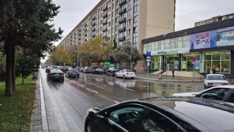 Satılır 3 otaqlı Mənzil Köhnə tikili 85 m² Gənclik m.