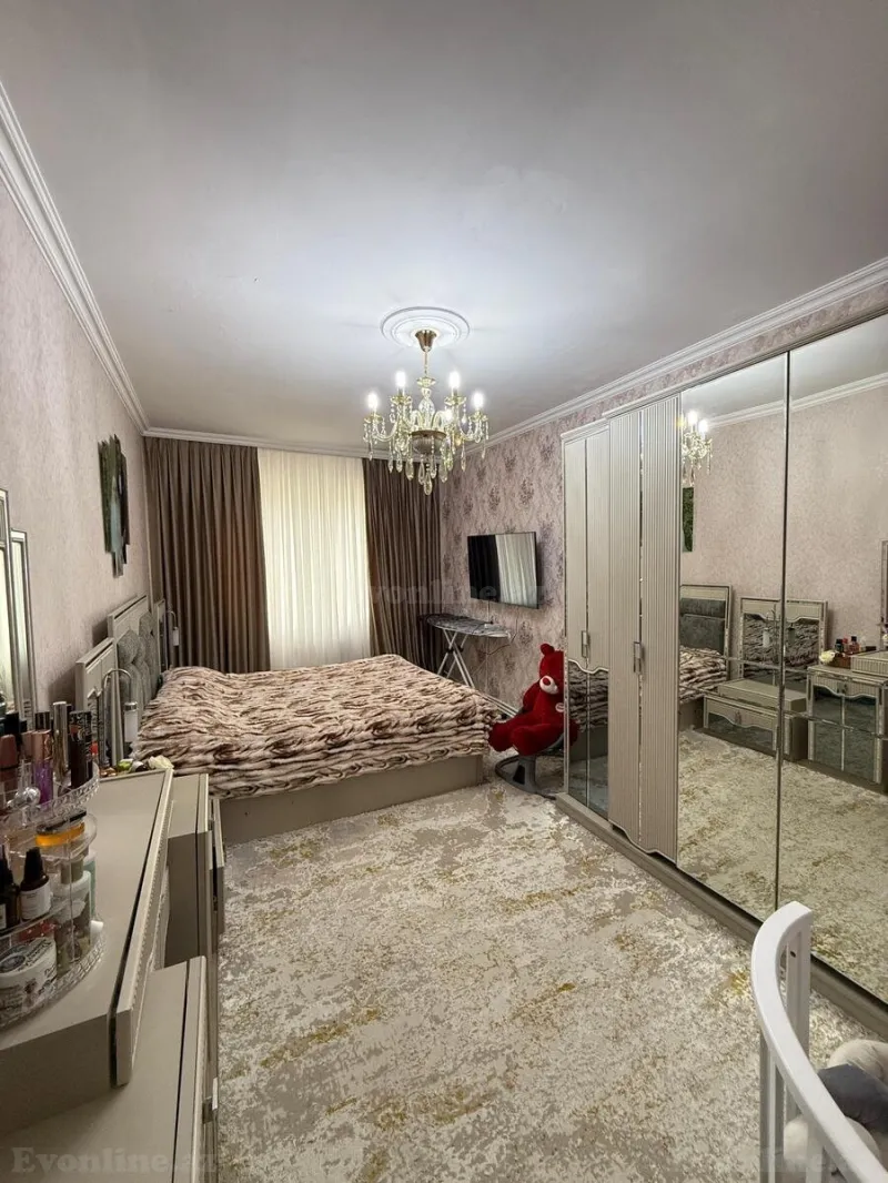 Satılır 3 otaqlı Mənzil Köhnə tikili 75 m² Xətai r.