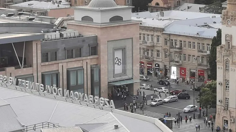 Kirayə verilir 2 otaqlı Mənzil Yeni tikili 100 m² 28 May m.