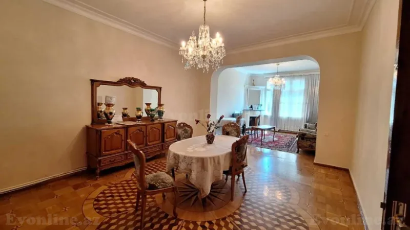 Satılır 4 otaqlı Mənzil Köhnə tikili 200 m² Nəriman Nərimanov m. - şəkil 2