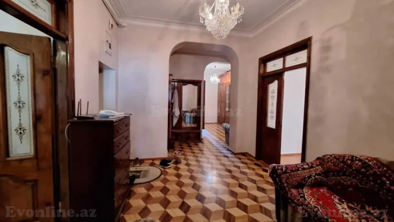 Satılır 4 otaqlı Mənzil Köhnə tikili 200 m² Nəriman Nərimanov m. - şəkil 3
